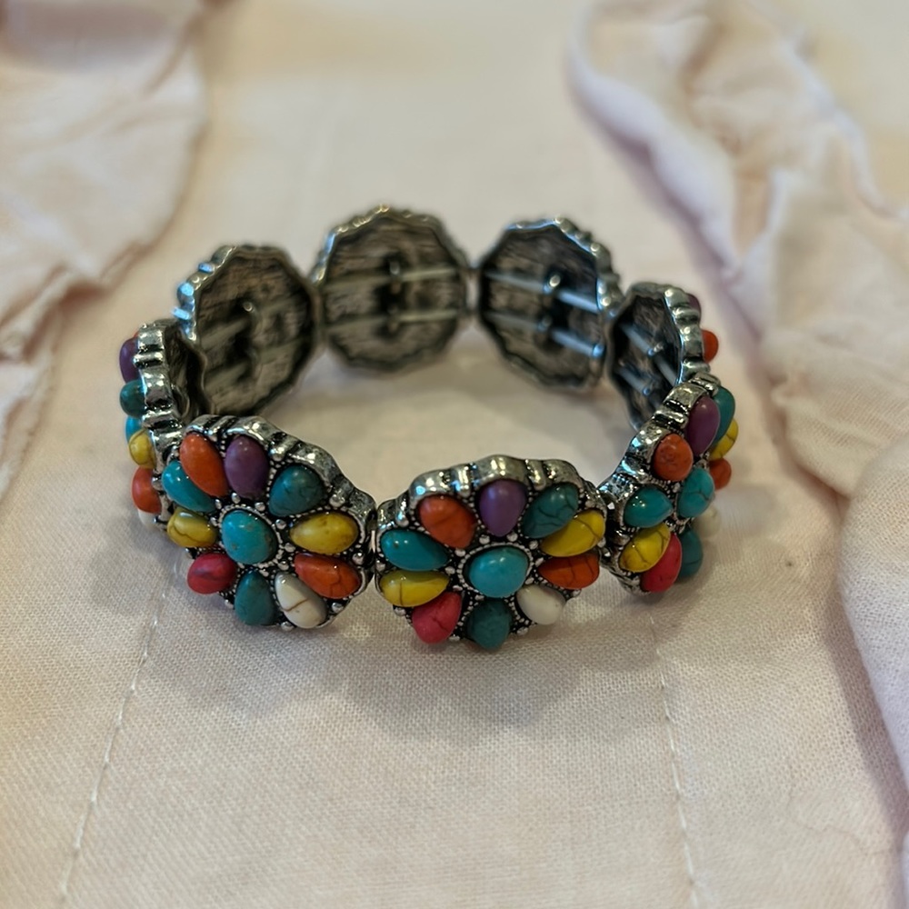 Floral Multicolored Stone Stretch Bracelet 🌸